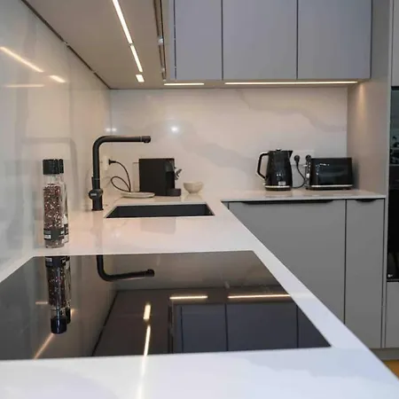 Old Town Apartment *